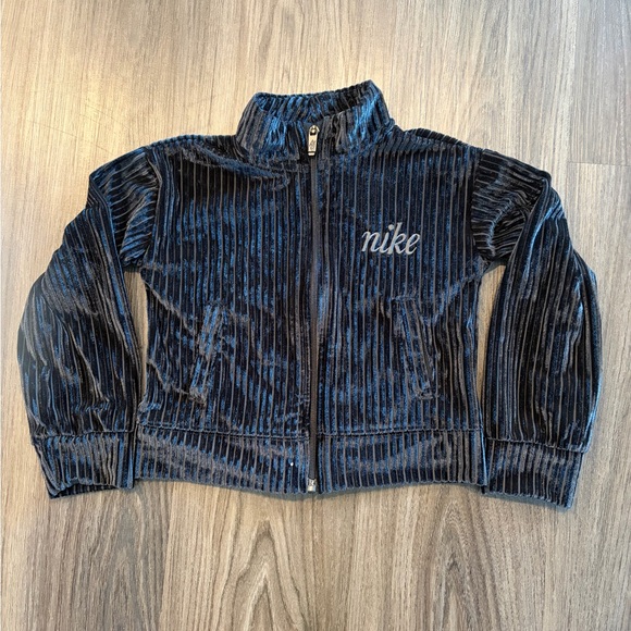 Nike Other - Nike Girls Ribbed Zip-Up Jacket in Black - Size 4